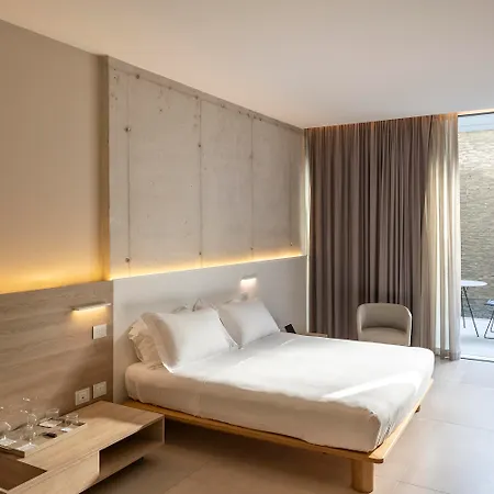 Posia Luxury Retreat And Hotel 5*